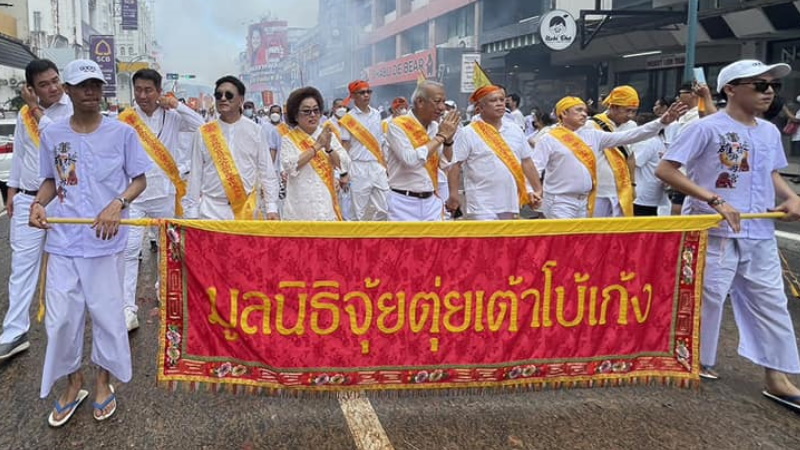 Утреннее шествие в Пхукет-Тауне 2 октября. Фото: PR Phuket