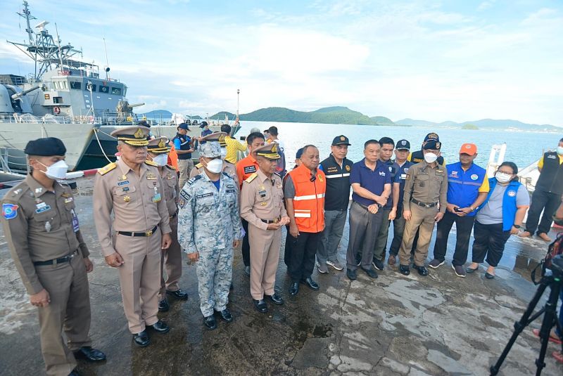 Четырех граждан Китая вернули на Пхукет. Дрейфовавшее в заливе Пханг-Нга судно с отказавшим двигателем обнаружил танкер-газовоз. Фото: Phuket OrBorJor
