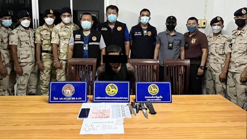 Жителя Пхукета арестовали с метамфетамином в Раваи. При аресте он, согласно заявлению властей, попытался оказать сопротивление. Фото: PR Phuket