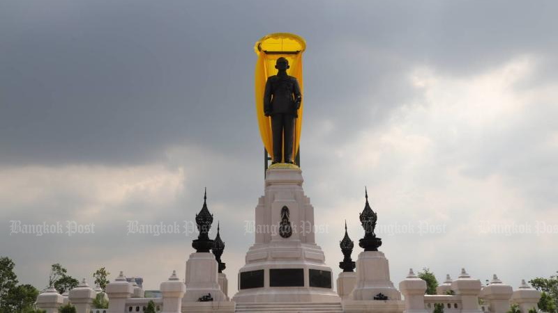 Открытие памятника Пхумипону Адульядету Великому в Бангкоке Фото: Pattanapong Chatpattarasill / Bangkok Post