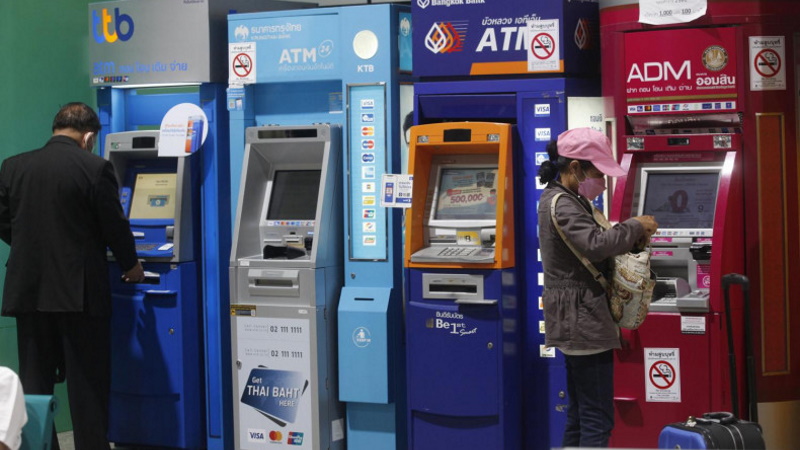 В Таиланде запретят вносить деньги на счет через банкомат без карты
