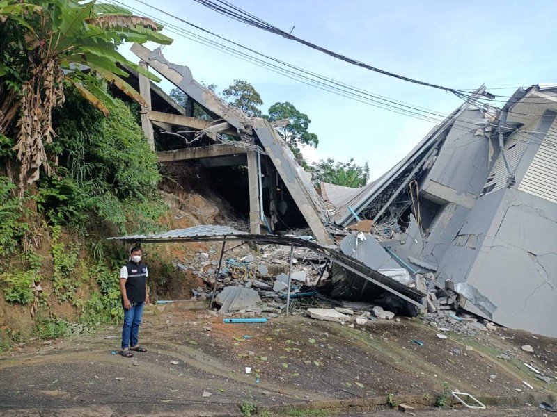 Развалившийся корпус апартаментов в Пхукет-Тауне. Фото: PR Phuket