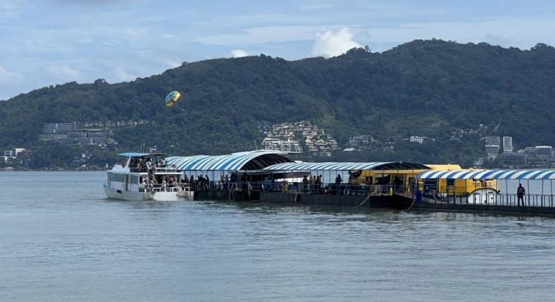 Лайнер Spectrum of the Seas снова сделал остановку в Патонге в рамках очередного круиза. Фото: PR Phuket
