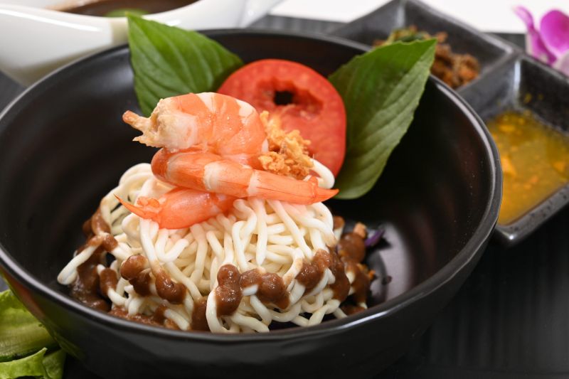 Thai Style Noodle with OmegaBalaz Sauce. Фото: futurefoodapec.com
