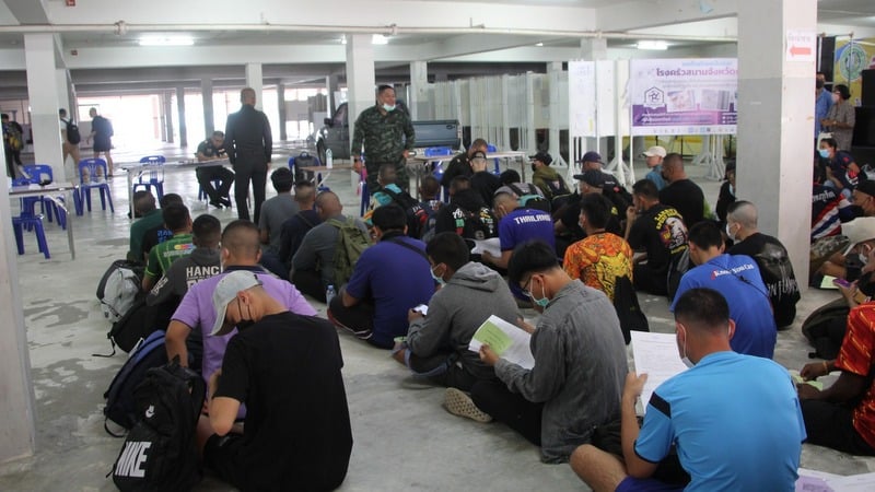 Пхукетские призывники отправились в воинские части 1 ноября из Сапан-Хина. Фото: PR Phuket