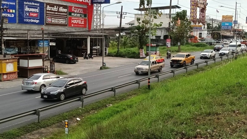 Недострой над Bypass Rd. снесли в кратчайшие сроки и без происшествий. Фото: PR Phuket