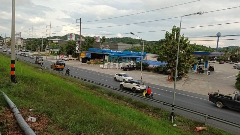 Недострой над Bypass Rd. снесли в кратчайшие сроки и без происшествий. Фото: PR Phuket