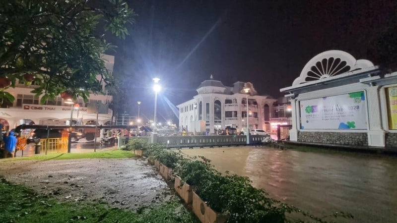 Вечерние дожди 15 ноября вызвали наводнения на Пхукете. Фото: Phuket Info Center