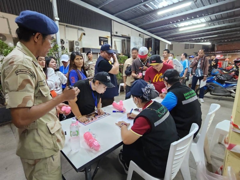 Очередную проверку на наркотики провели на Бангла-Роуд. Фото: PR Phuket