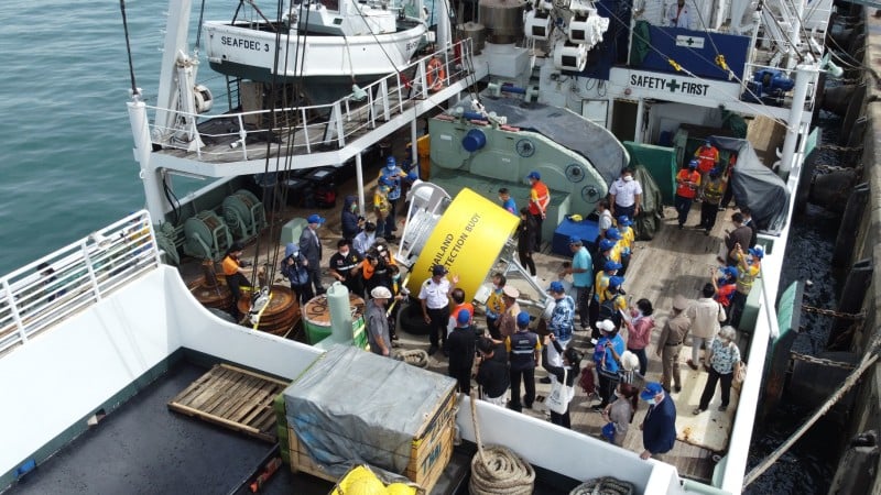 Судно MS Seafdec отправилось выполнять очередную замену тайских буев системы предупреждения о цунами. Фото: PR Phuket