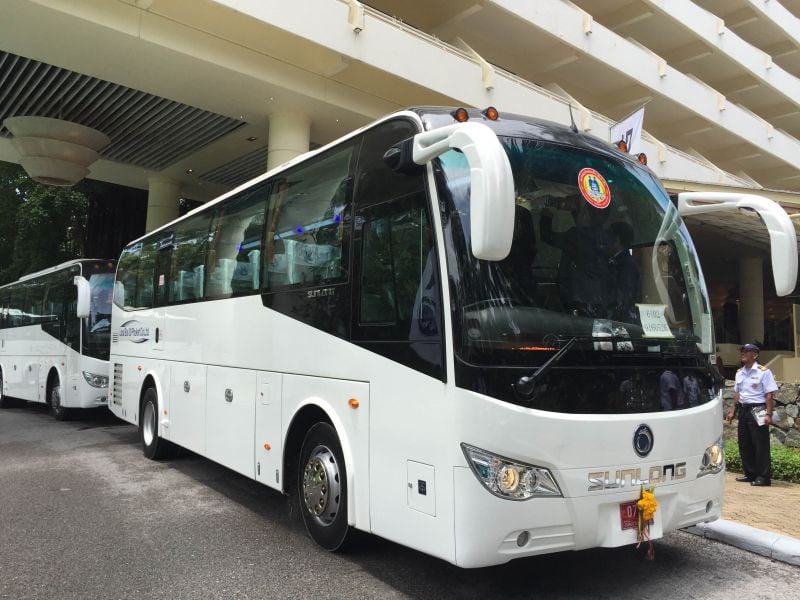 Один из автобусов, специально закупленных для обслуживания китайских туристических групп. Фото: The Phuket News