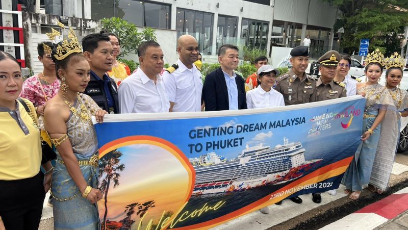 Круизный лайнер Genting Dream прибыл на Пхукет впервые после пандемии. Фото: Phuket Info Center