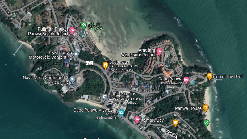 Бухта Танг-Кхен, отель Amatara и база третьего командования ВМФ Таиланда на карте Google.