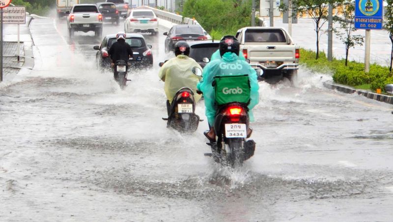 Дожди на Пхукете в понедельник, 5 декабря. Фото: Иккапоп Тхонгтуб
