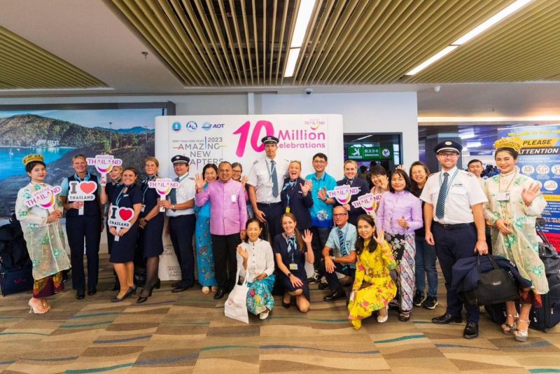 Встреча пассажиров в аэропорту Пхукета утром 10 декабря. Фото: Phuket Info Center
