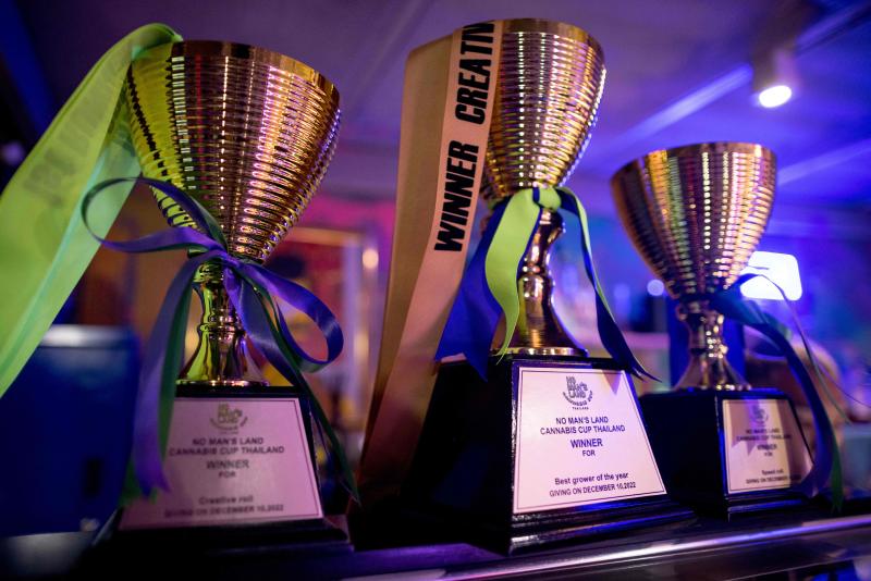 Чемпионат по скоростному сворачиванию косяков прошел в Бангкоке