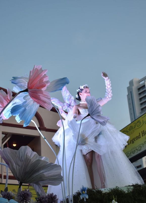 Уличный парад в честь открытия карнавала в Патонге. Фото: PR Phuket