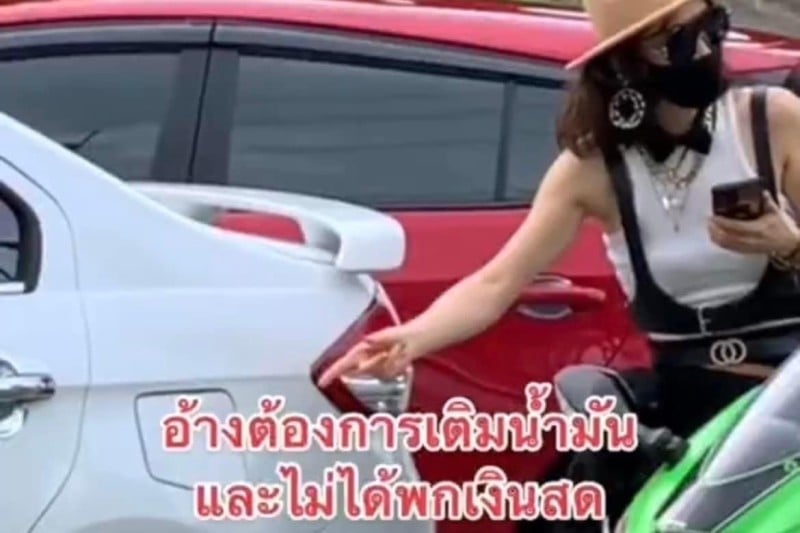 Китаянка с оверстэем более 3,5 лет привлекла к себе внимание тем, что одалживала деньги у водителей на заправке. Фото: Phuket Provincial Police