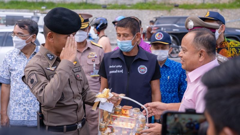 Губернатор поздравил причастных с завершением ремонта дороги Кату-Патонг. Фото: Radio Thailand Phuket