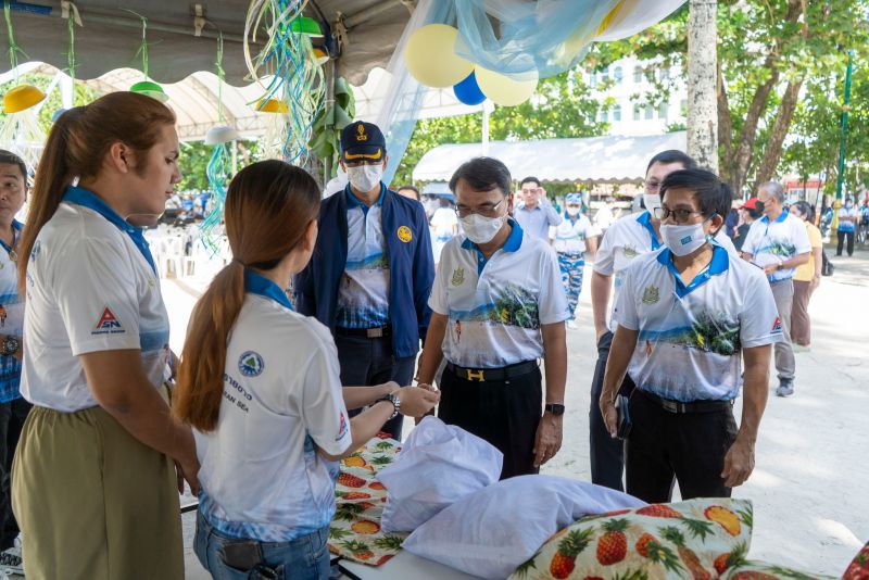 Власти и бизнес подписали меморандум о чистоте пляжа в Патонге. Фото: PR Patong