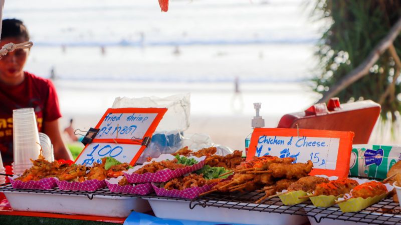 Пора порадоваться! Фестиваль на пляже Ката открыл праздничный сезон на Пхукете