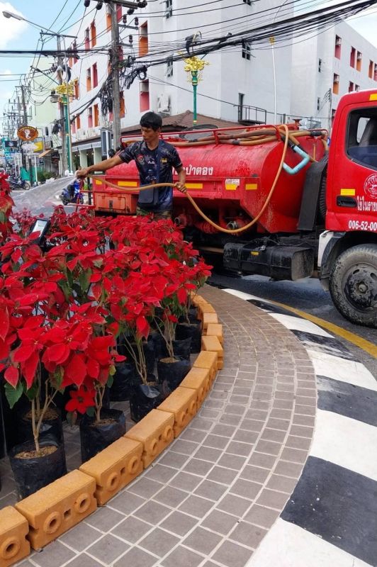 Патонг продолжает готовиться к новогоднему отсчету, но одновременно городские власти обсуждают «гайдлайны и форматы» мероприятия. Фото: PR Patong
