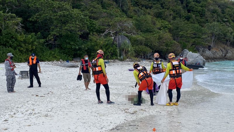 Тела двух иностранцев нашли на побережье острова Рача-Ной. Фото: ThaiMECC 3