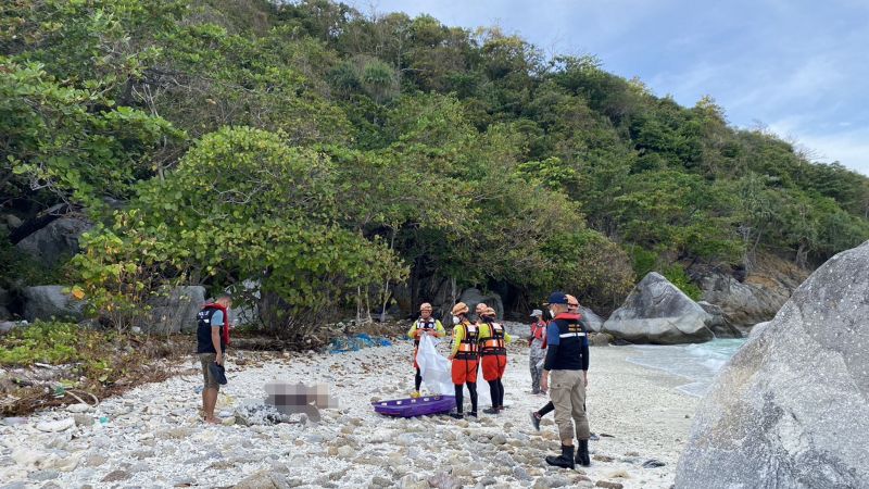 Тела двух иностранцев нашли на побережье острова Рача-Ной. Фото: ThaiMECC 3