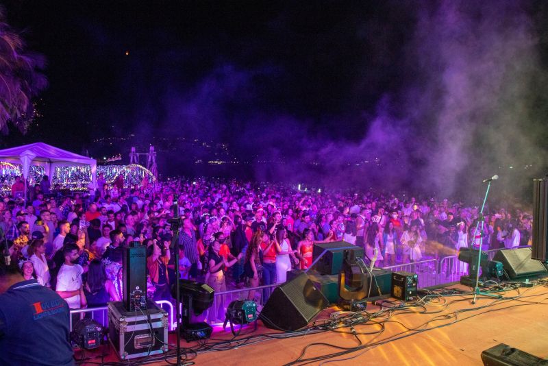 Новогодний концерт и фейерверки в Патонге. Фото: PR Patong
