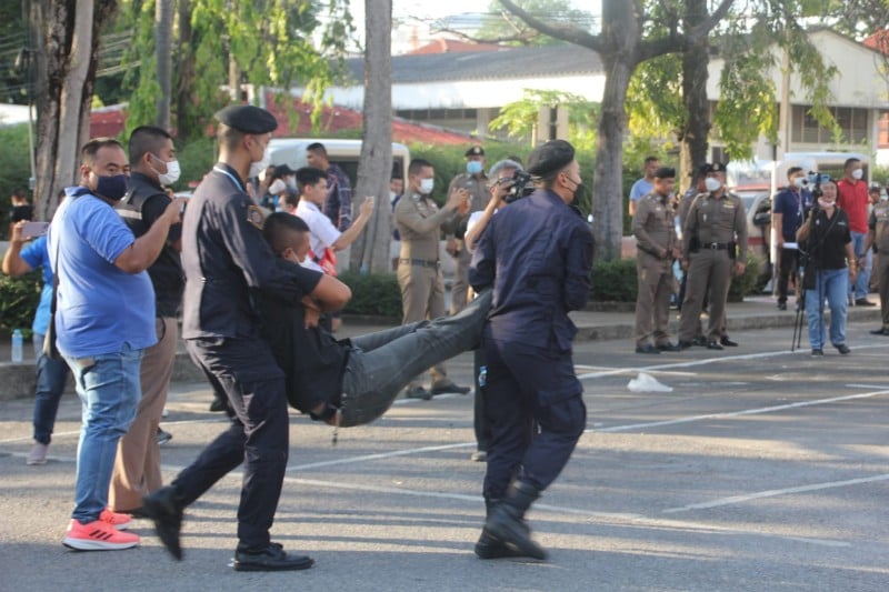 Учения по подавлению уличных беспорядков на Пхукете. Фото: PR Phuket