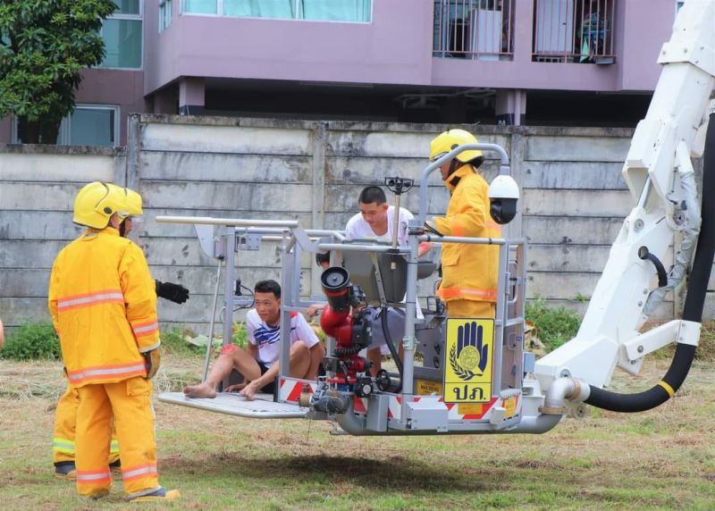 Пожарные учения в Кату. В качестве высотного объекта использовался DCondo Creek. Фото: Radio Thailand Phuket