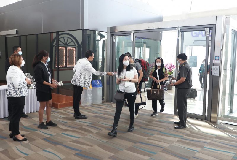 Первых групповых туристов из Китая на Пхукет доставила Spring Airlines. Фото: AoT Phuket