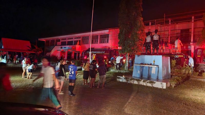 Пожар в школе в Таланге. Фото: Иккапоп Тхонгтуб