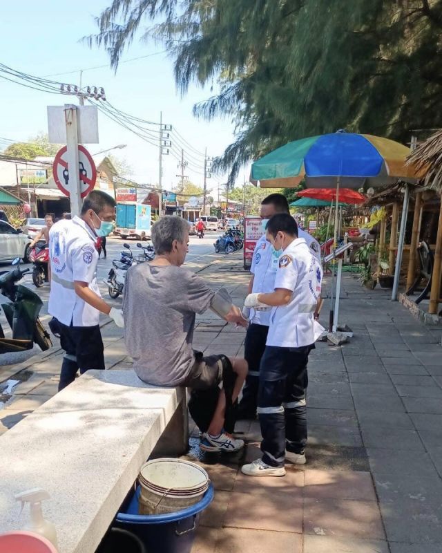 Работа скорой помощи Pearl Center на вызове в течение Дня святого Валентина. Фото: Phuket OrBorJor