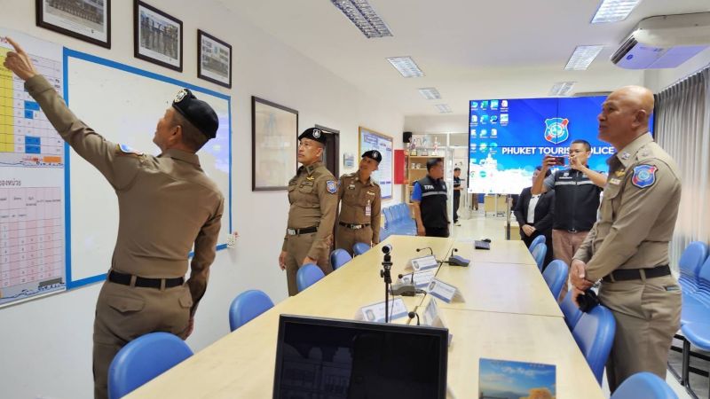 Генерал-лейтенант Сукхун Проммайон в штабе турполиции Пхукета. Фото: Phuket Tourist Police