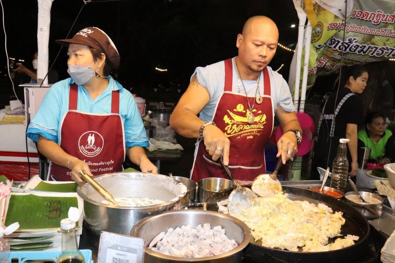 Фестиваль еды и музыки в Сапан-Хине. Первый день мероприятия включал кулинарный конкурс.