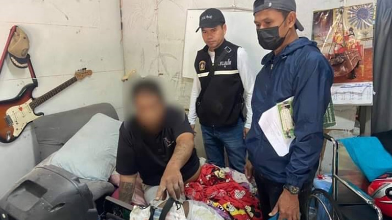 Три человека были задержаны за хранение наркотиков в Чалонге. Фото: Chalong Police