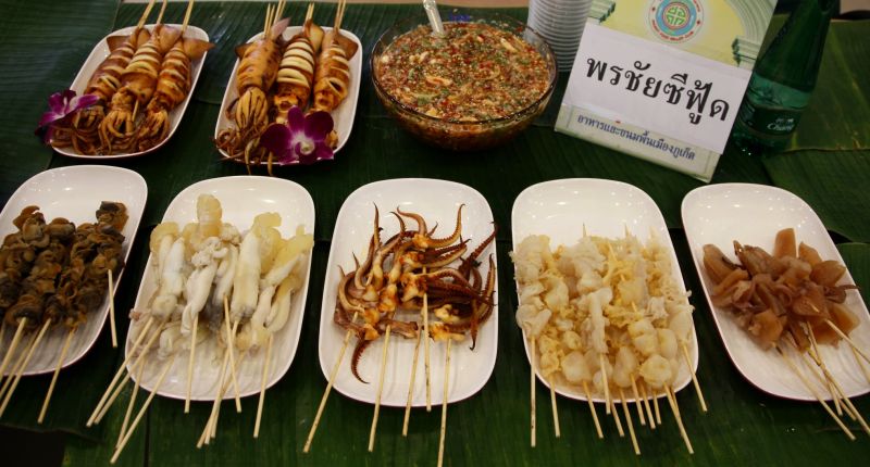Блюда пхукетский кухни на пресс-конференции, посвященной Фестивалю гастрономии в Пхукет-Тауне. Фото: PR Phuket