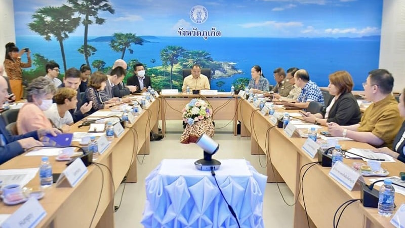 На Пхукете состоялась анонсированная в феврале встреча местных чиновников с зарубежным дипкорпусом. Фото: PR Phuket