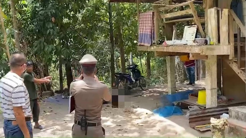 Мертвое тело было обнаружено у озера Банг-Ньеу-Дам утром 23 апреля. Фото: Thalang Police