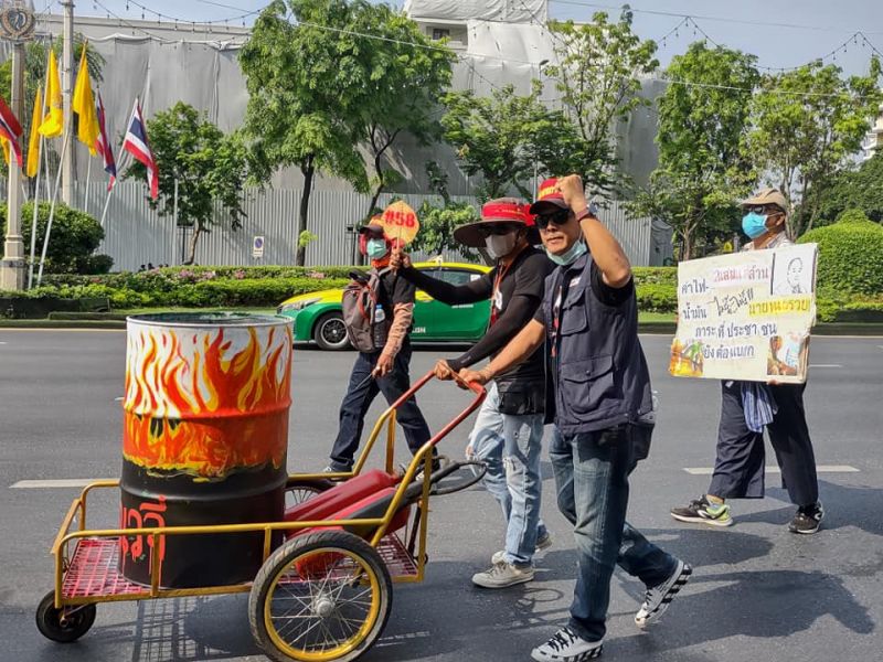 Демонстранты на улицах Бангкока в Первомай. Фото: Confederation of Industrial Labour of Thailand