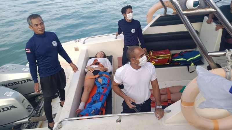 Спидбот врезался в сигнальную вышку у побережья Пхукета. Пострадать могли до 30 человек. Фото: Phuket Info Center