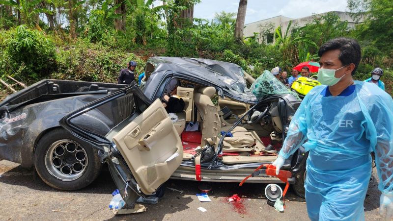 Дорожная авария с двумя погибшими произошла у автосалона Mitsubishi в Рассаде. Фото: Иккапоп Тхонгтуб