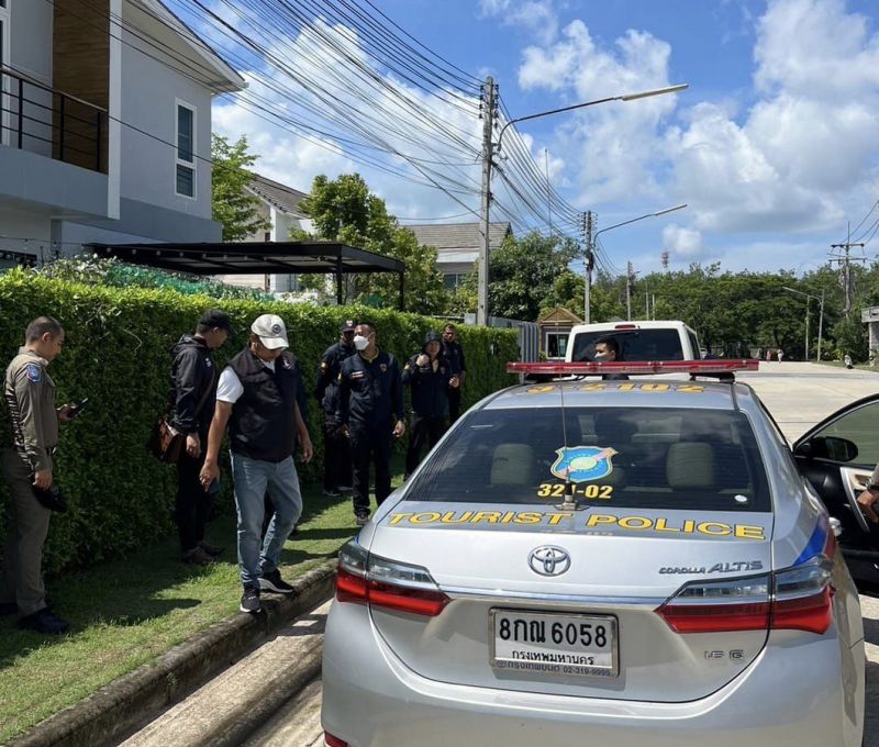 Операция по выявлению оверстэйщиков проходит в Чалонге. Фото: Phuket Tourist Police