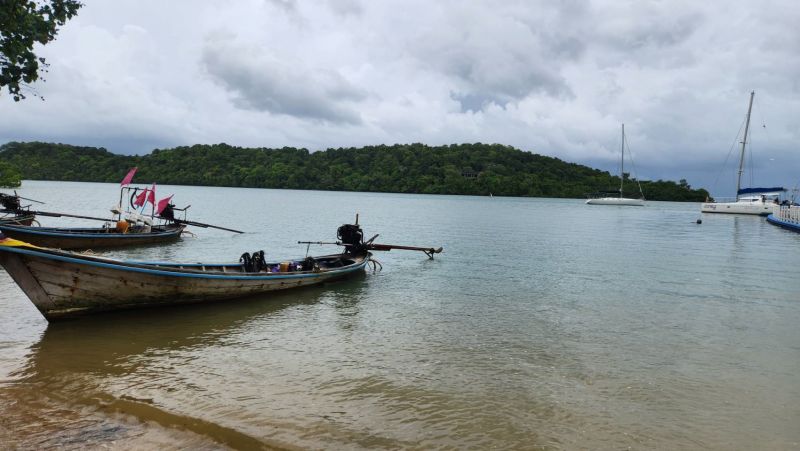 Престарелый рыбак из Паклока был найден утонувшим утром 5 июня. Фото: Иккапоп Тхонгтуб