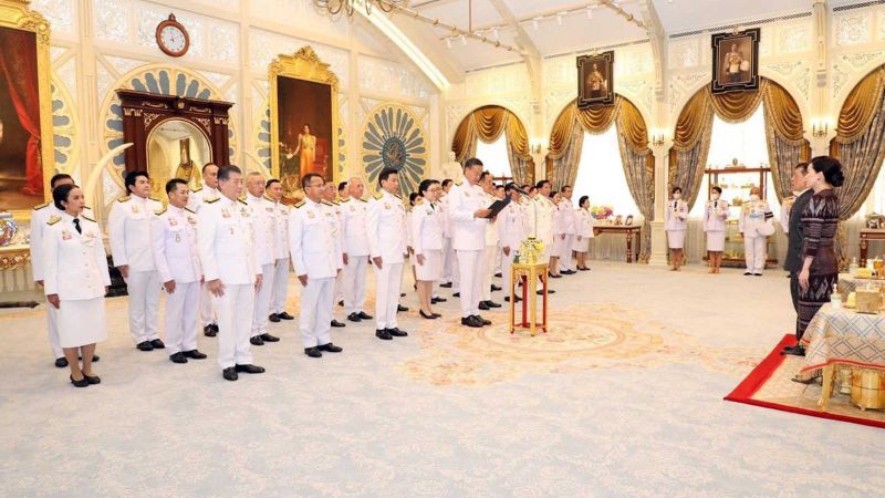 Кабинет министров Таиланда принес присягу Королю