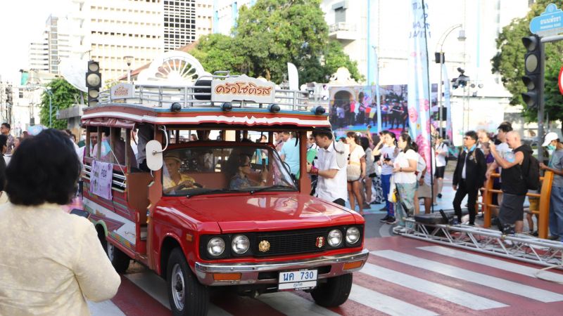 Традиционный автобус-сонгтэу на Перанаканском фестивале на Пхукете. Фото: Phuket City Municipality