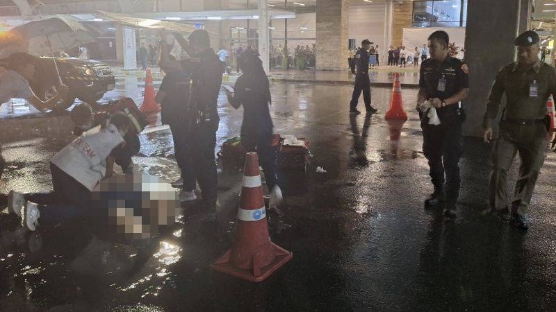 Иностранец погиб после прыжка с пешеходного моста в аэропорту Пхукета